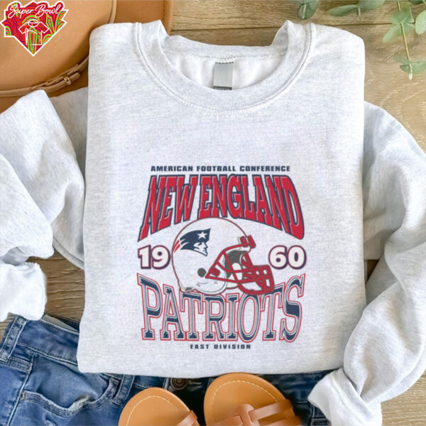 New England Patriots Classic Team Helmet Long Sleeve T Shirt