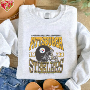 Pittsburgh Steelers Classic Team Helmet Long Sleeve T Shirt