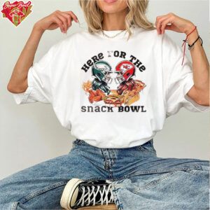 Official Super Bowl Kansas City Chiefs Vs Philadelphia Eagles Here For The Snacks Bow 2025 Shirt