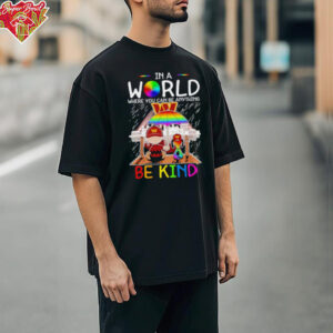 Skyline Snoopy and Charlie Brown in world where you can be anything Washington Commanders shirt