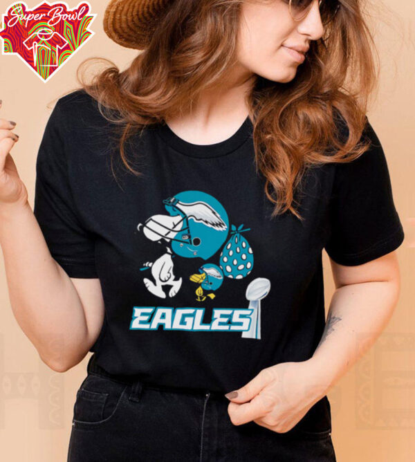 Snoopy and Woodstock walking Philadelphia Eagles shirt